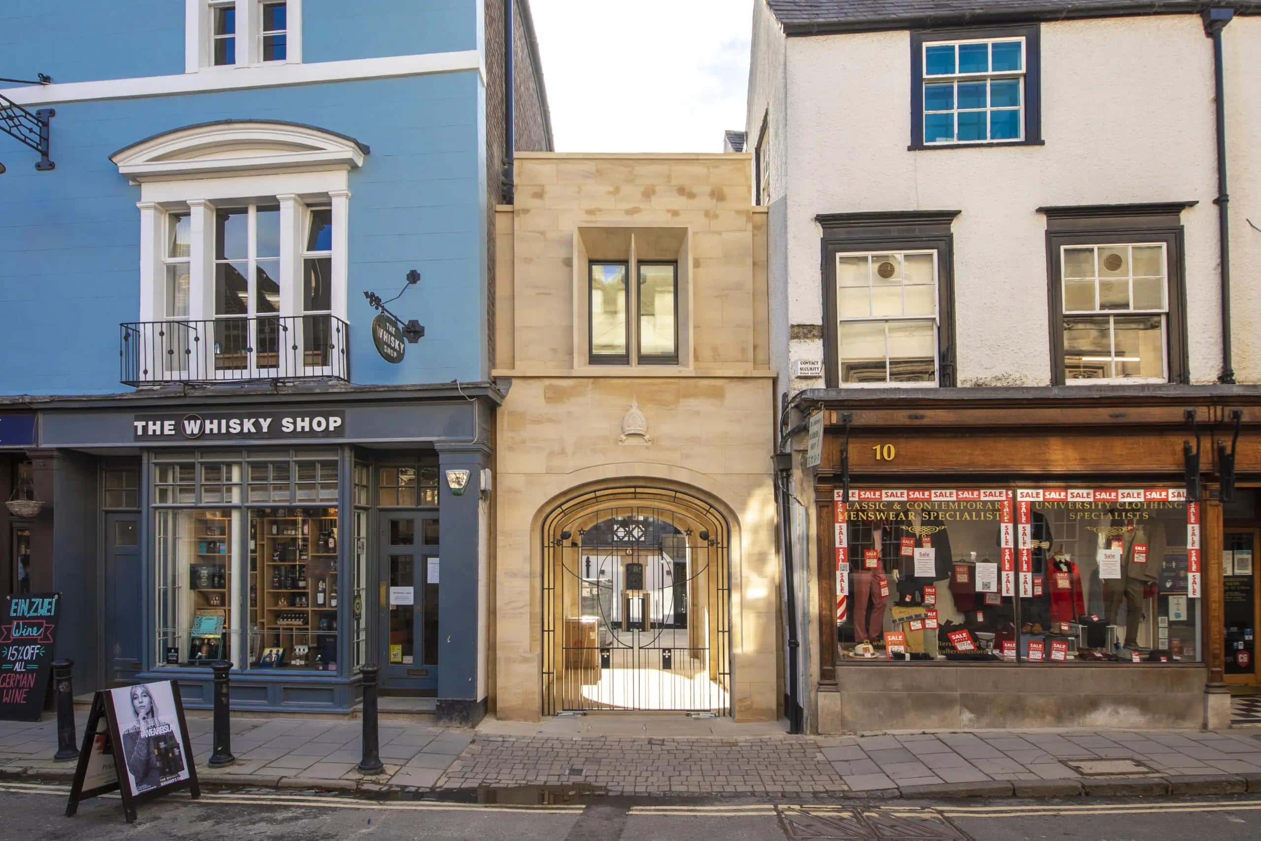 Photo of the Turl Street Mitre entrance